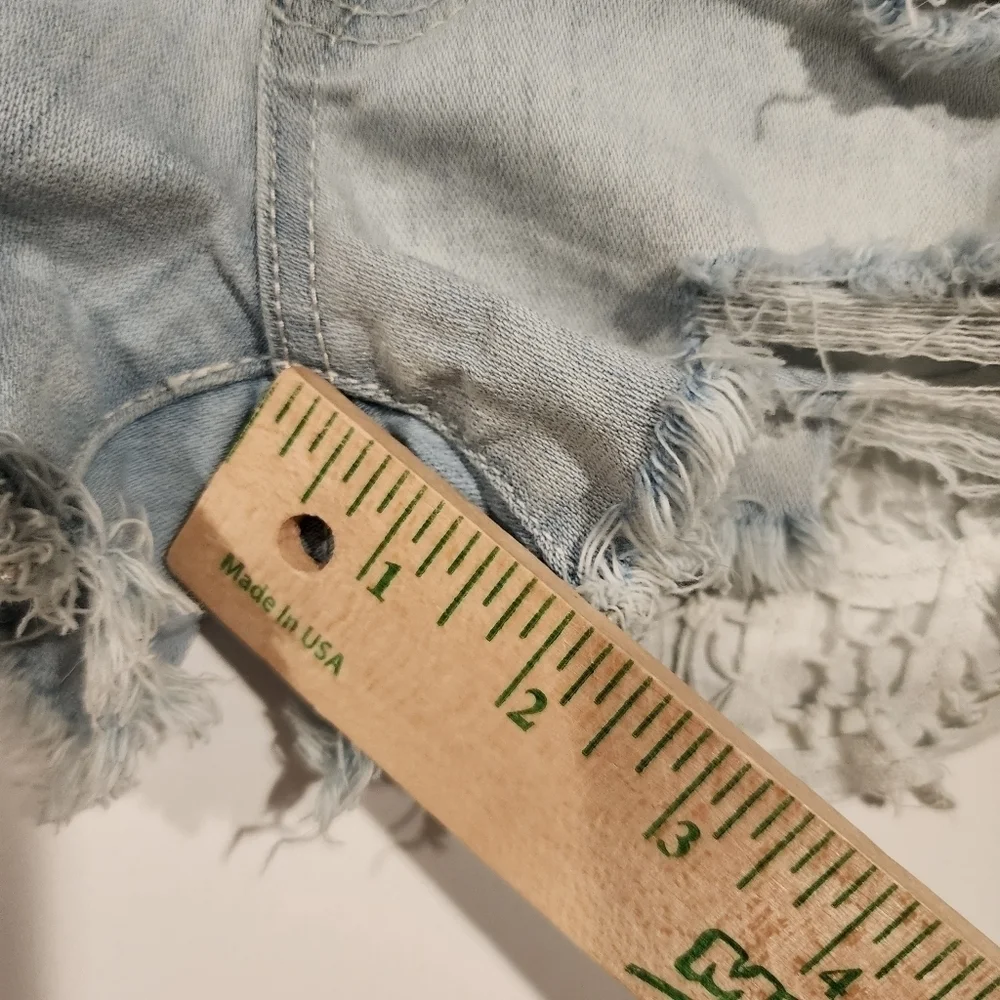 American‎ Eagle High Rise Sortie Shorts Light Wash Distressed Lace Pockets sz 2